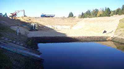 Tomasz Tomasz Łącki: usługi sprzętem budowlanym, prace ziemne koparko-ładowarką, wykopy pod fundamenty Tomaszów Mazowiecki